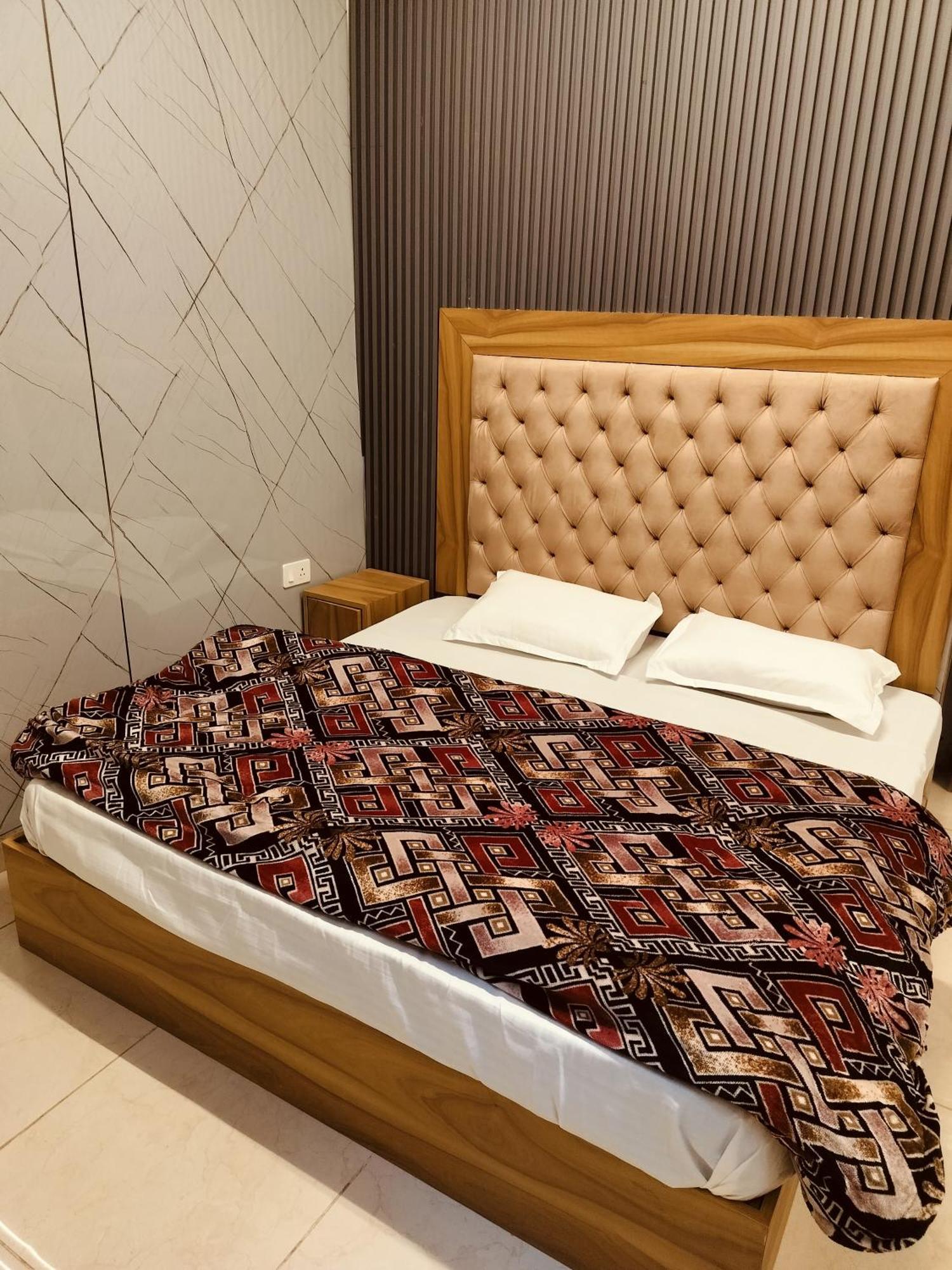 Madan Kunj B & B Mall Road Shimla Eksteriør billede