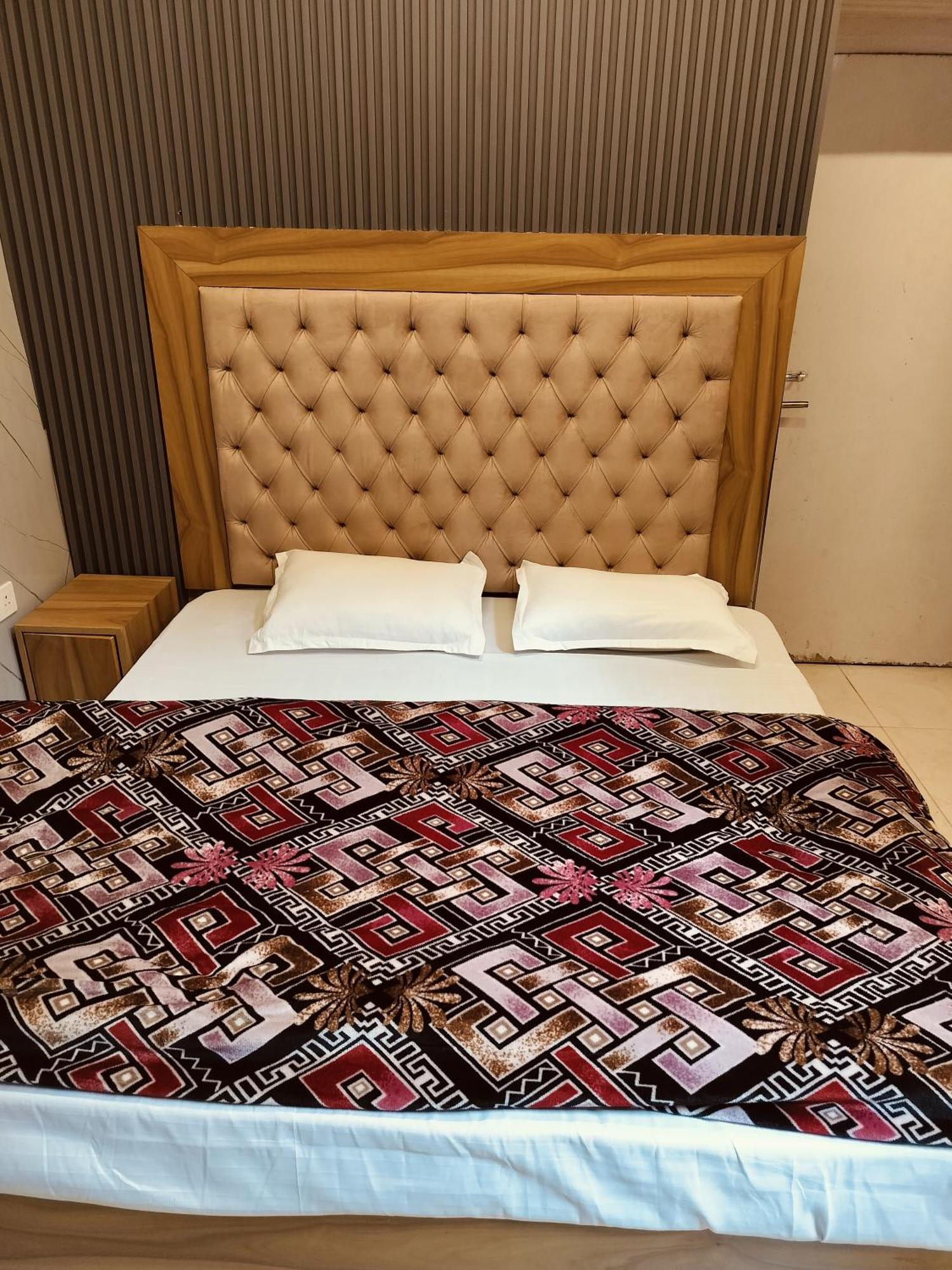 Madan Kunj B & B Mall Road Shimla Eksteriør billede